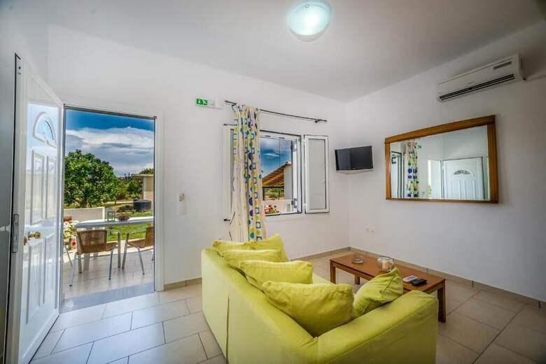 Tesys Studios & Apartments