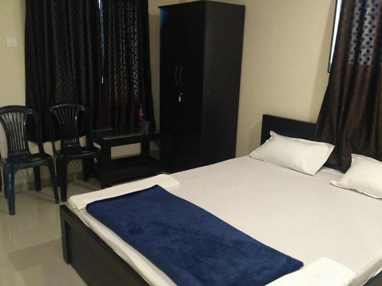 Hotel Honey Lodging