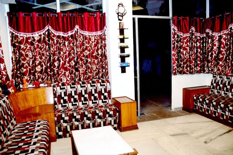 Hostal Hotel Sugandh Retreat