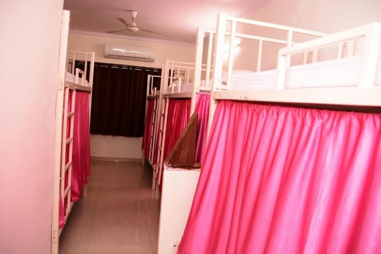 Hostal Hotel Sugandh Retreat