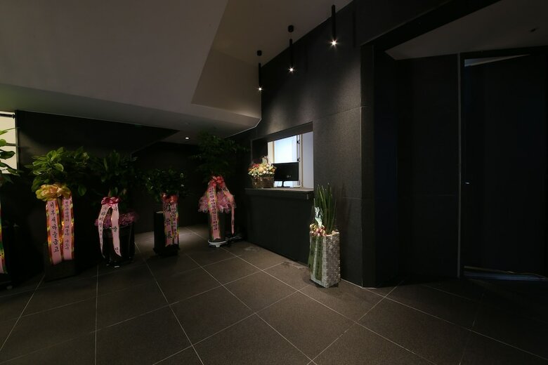 Yeoubi Hotel