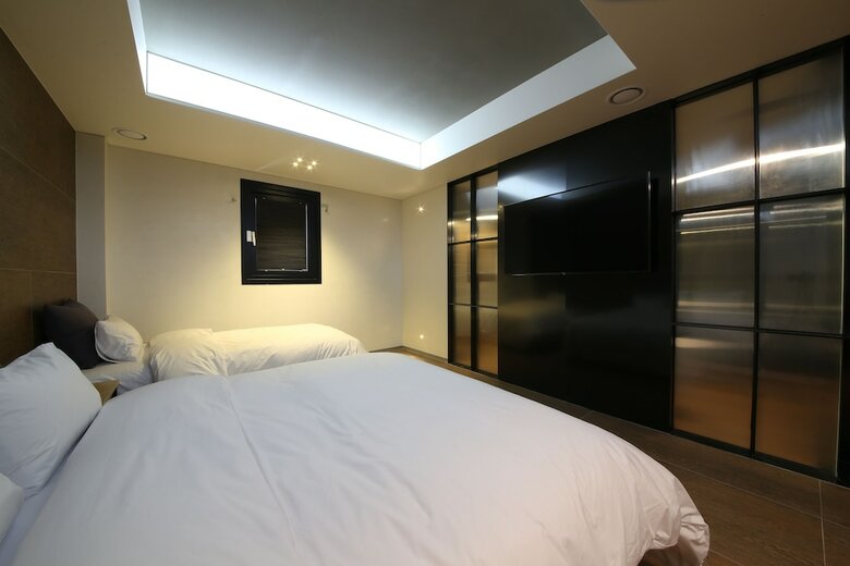 Yeoubi Hotel