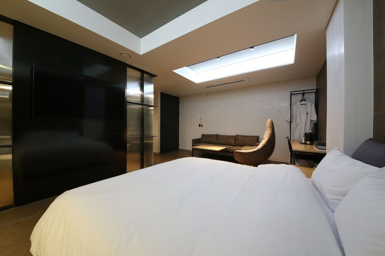 Yeoubi Hotel