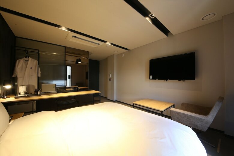 Yeoubi Hotel