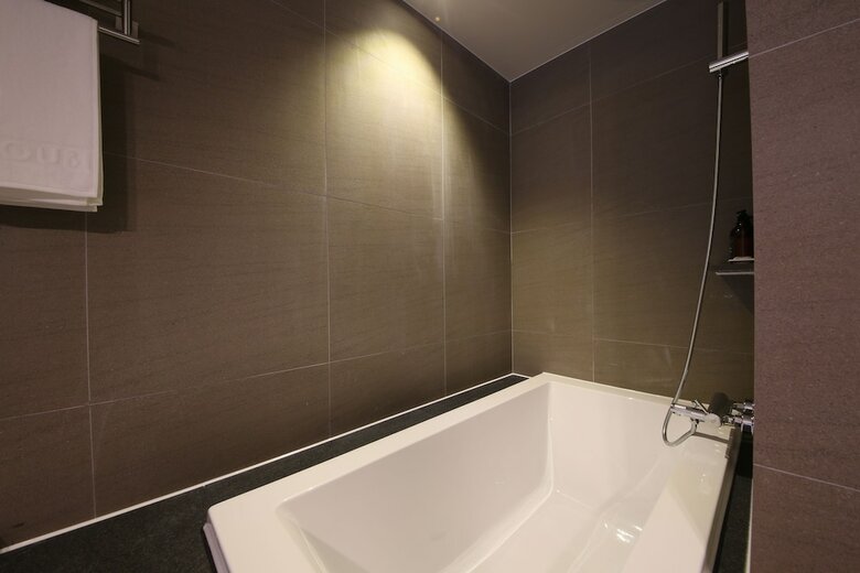 Yeoubi Hotel