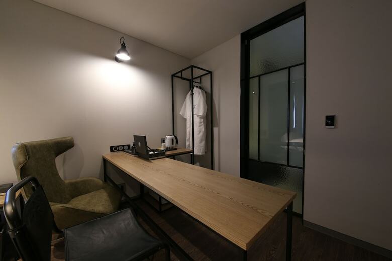 Yeoubi Hotel