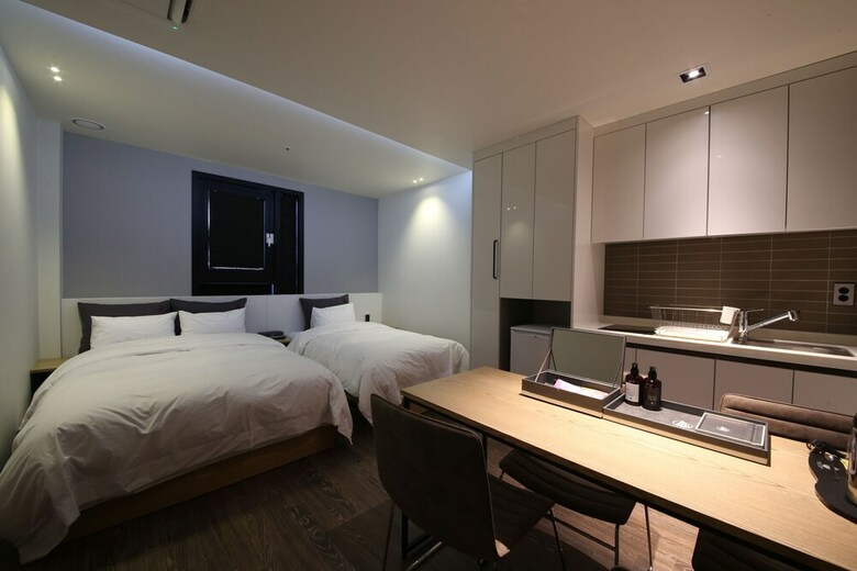 Yeoubi Hotel