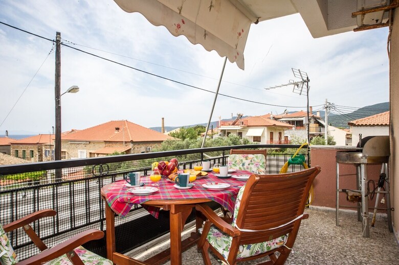 Apartamentos Traditional House With Seaview, Next To The Beach