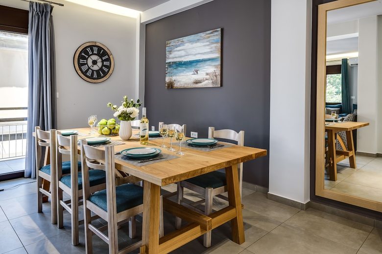 City Breeze Apartment