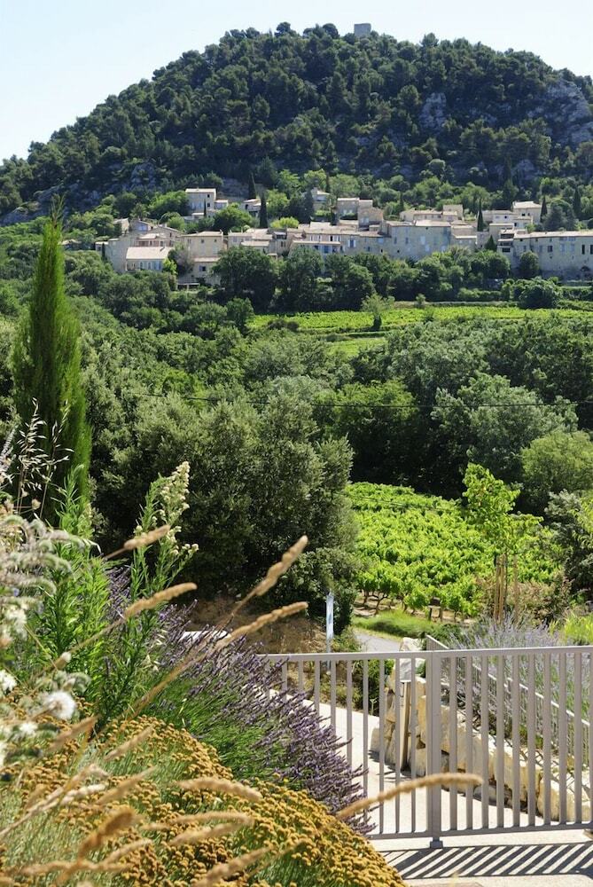 B&B Patios Des Vignes