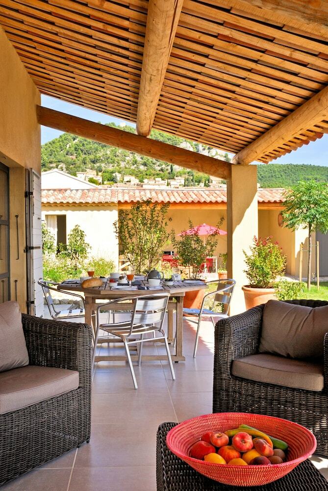 B&B Patios Des Vignes