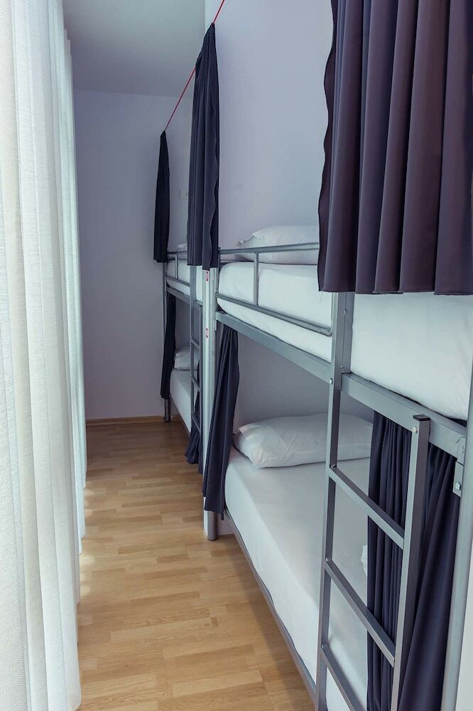 Hostal Art Hostel & Apartments