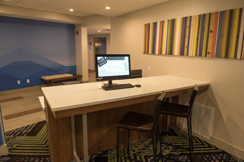Hotel Holiday Inn Express & Suites Dayton Southwest