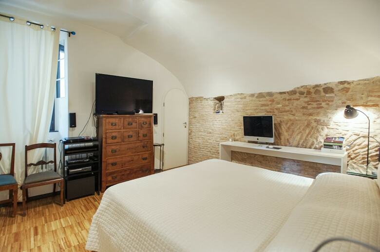 Portico - Wr Apartments