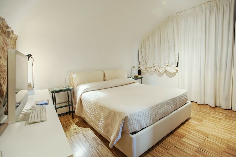 Portico - Wr Apartments