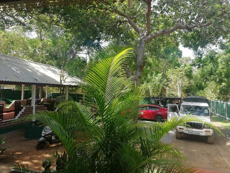 Hotel N.l.i. Guest House
