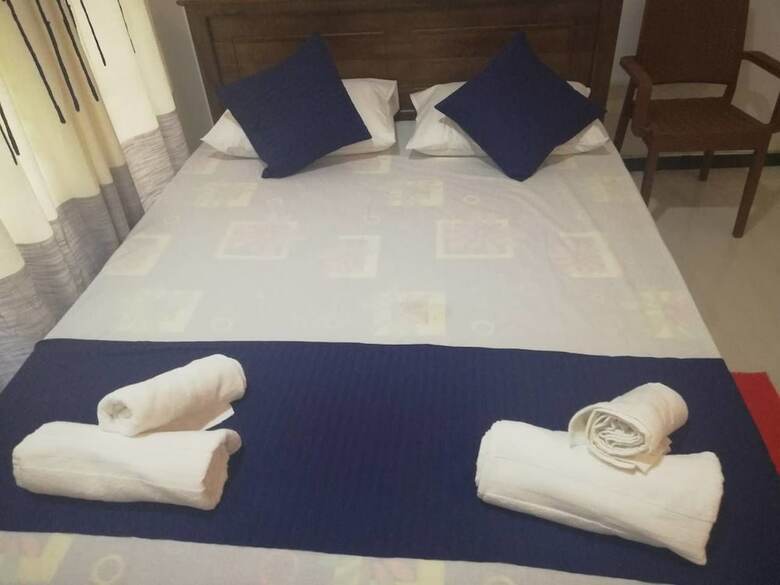 Hotel N.l.i. Guest House