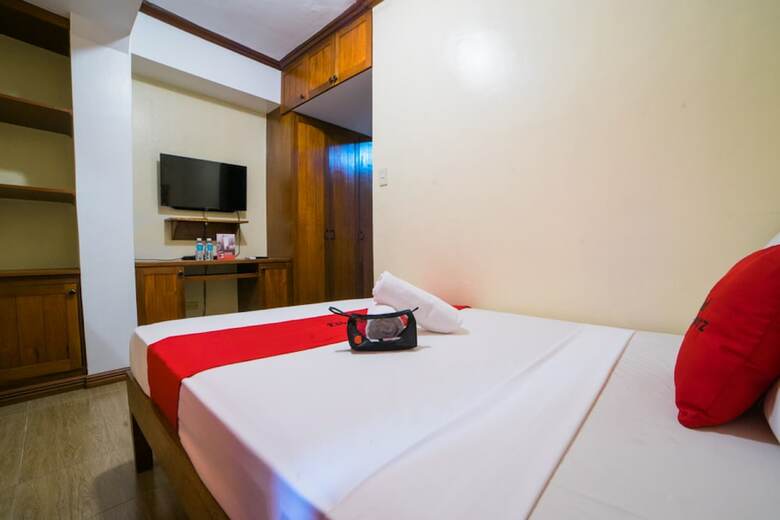 Hotel Reddoorz @ Moonwalk Paranaque