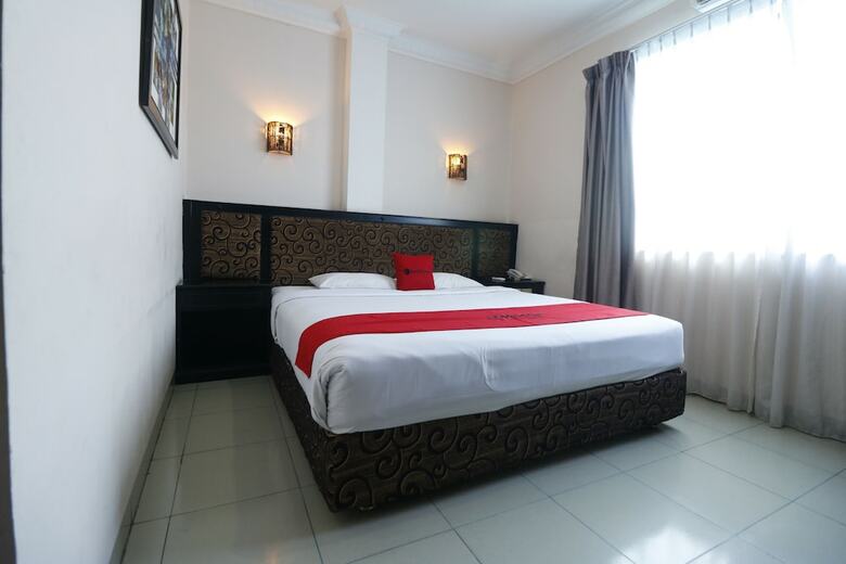 Hotel Reddoorz Plus @ Jalan Dr Sutomo Pekanbaru