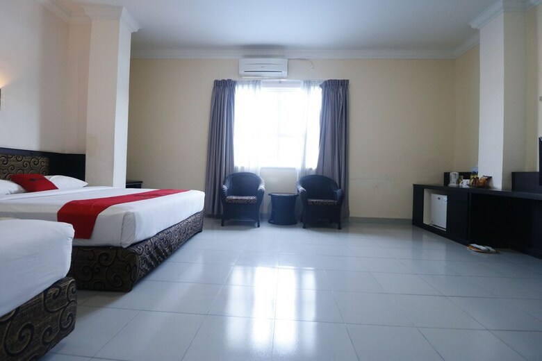 Hotel Reddoorz Plus @ Jalan Dr Sutomo Pekanbaru