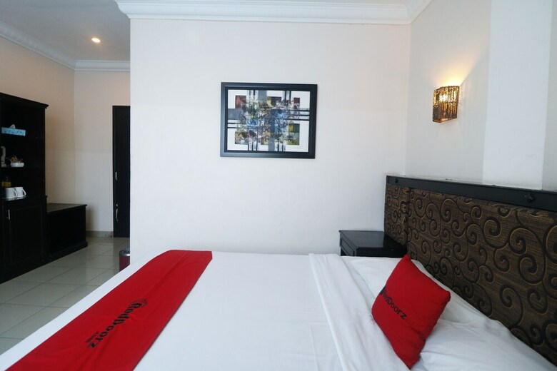 Hotel Reddoorz Plus @ Jalan Dr Sutomo Pekanbaru