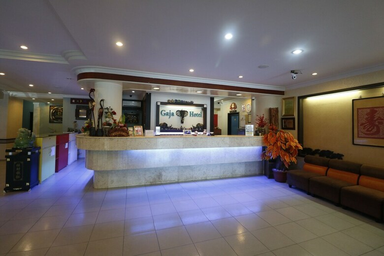 Hotel Reddoorz Plus @ Jalan Dr Sutomo Pekanbaru