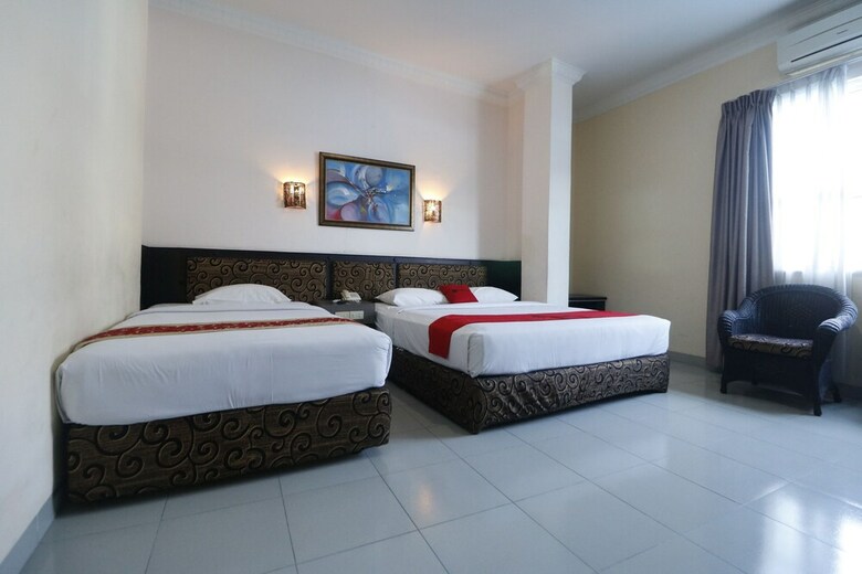 Hotel Reddoorz Plus @ Jalan Dr Sutomo Pekanbaru