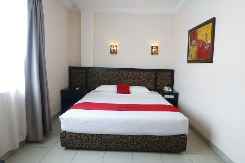 Hotel Reddoorz Plus @ Jalan Dr Sutomo Pekanbaru