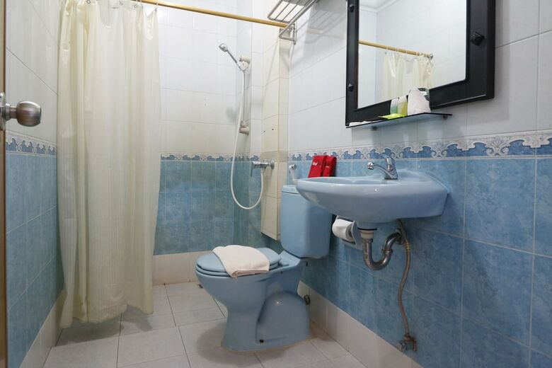 Hotel Reddoorz Plus @ Jalan Dr Sutomo Pekanbaru