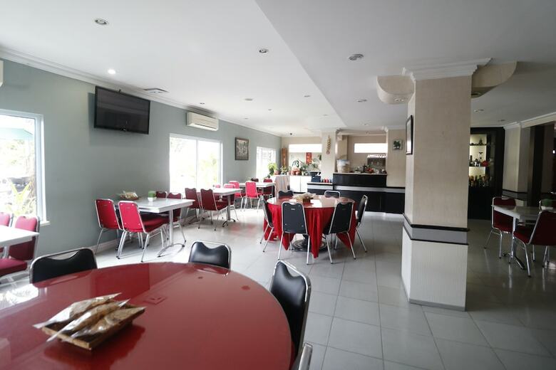 Hotel Reddoorz Plus @ Jalan Dr Sutomo Pekanbaru