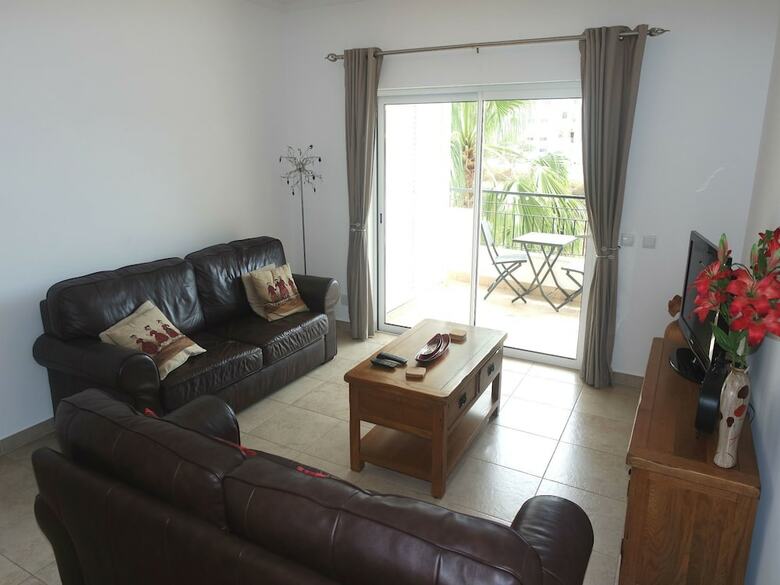 B25 - Abrotea 2 Bed Apartment By Dreamalgarve