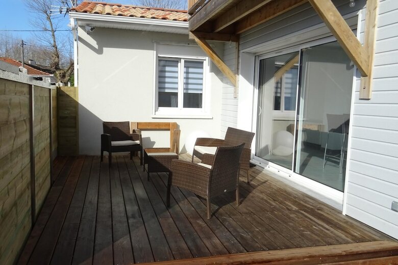 Villa Avec Vue Sur Le Bassin