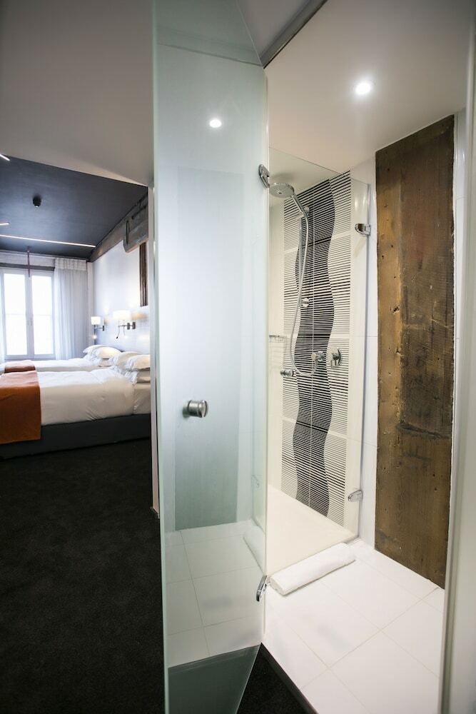 Signature Lux Hotel By Onomo, Waterfront