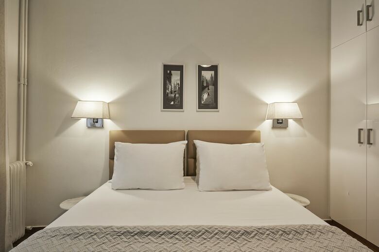 Cozy And Bright Apartment In Kolonaki