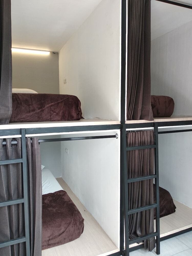 Hostal Gh Capsule