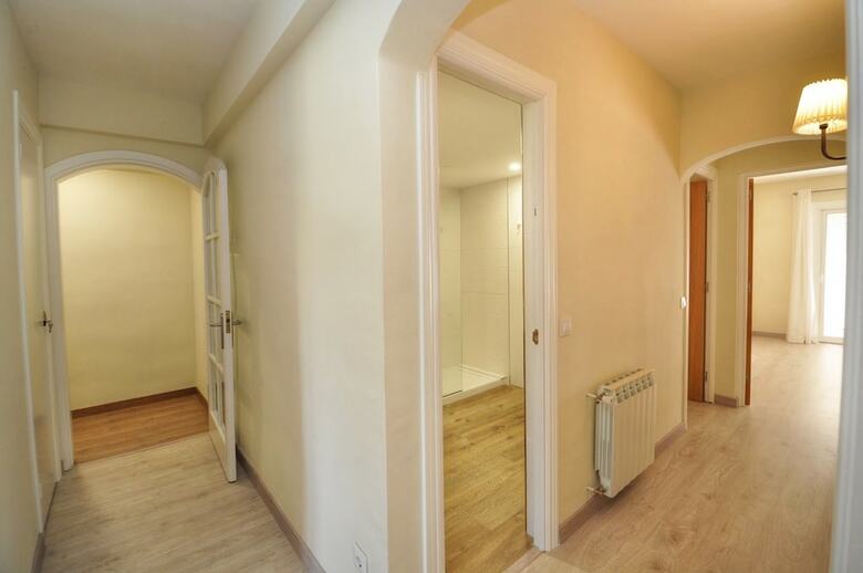 Big Apartment Caprabo