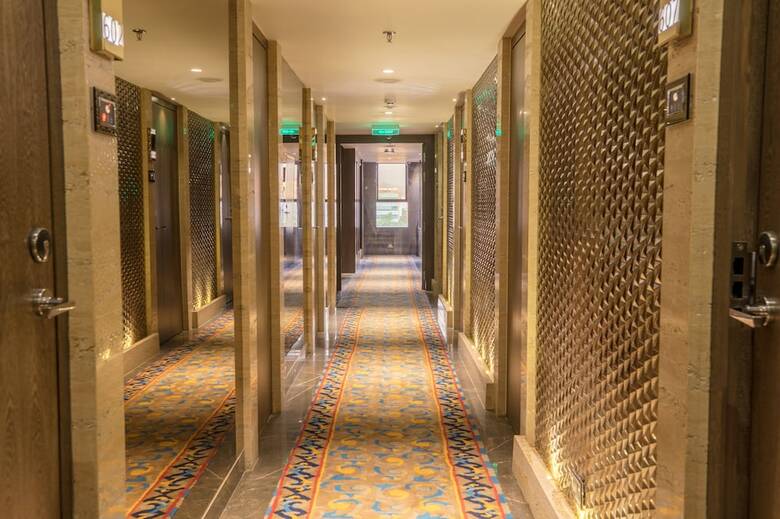 Hotel Peninsula Red Pine