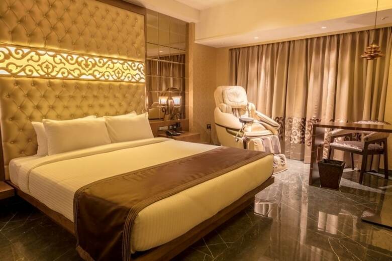 Hotel Peninsula Red Pine