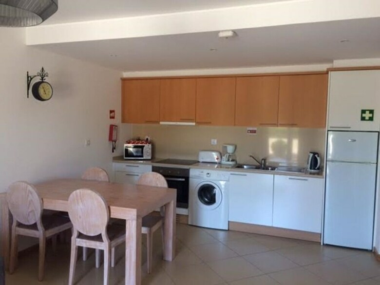 Cabanas Gardens - One Bedroom Apartment