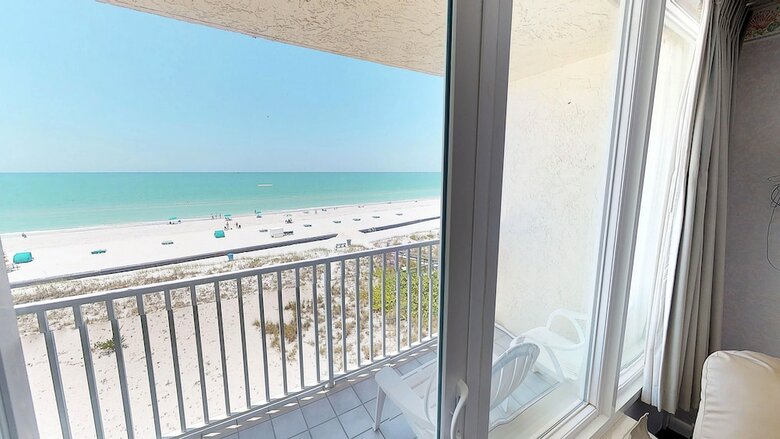 Hotel Island Inn Beach Resort