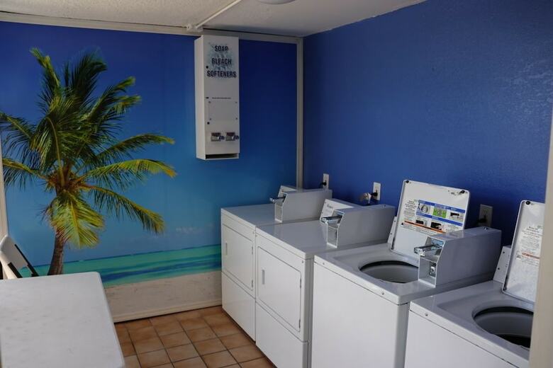 Hotel Island Inn Beach Resort