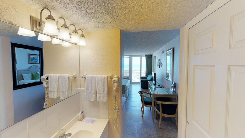 Hotel Island Inn Beach Resort