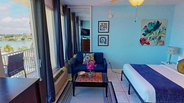 Hotel Island Inn Beach Resort