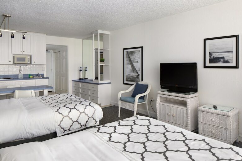 Hotel Island Inn Beach Resort