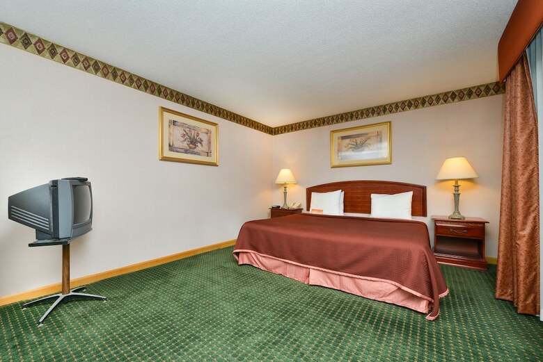 Motel Howard Johnson By Wyndham Lenox