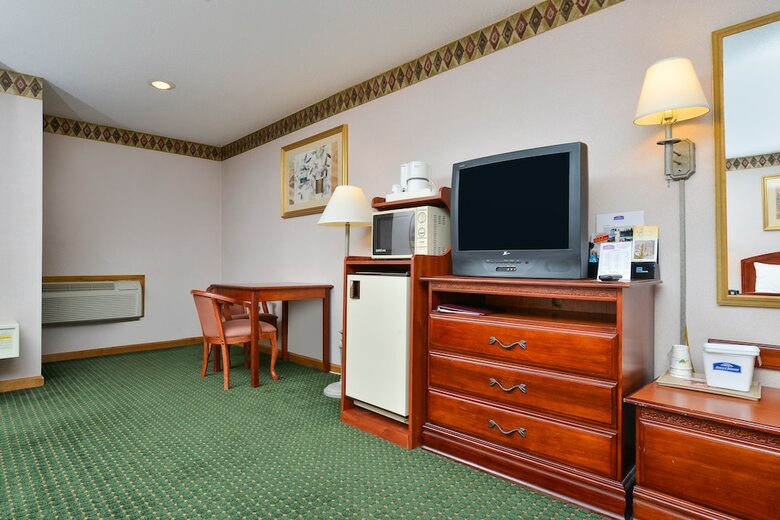 Motel Howard Johnson By Wyndham Lenox