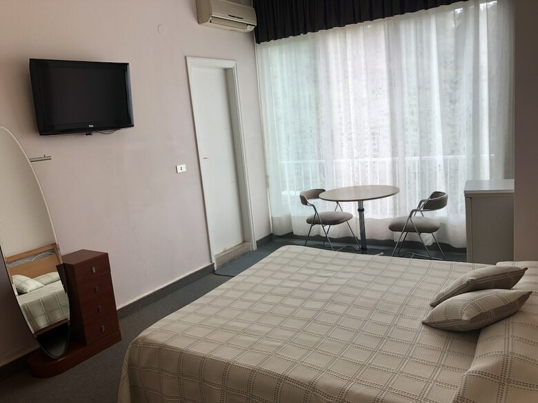 Merry Land Hotel