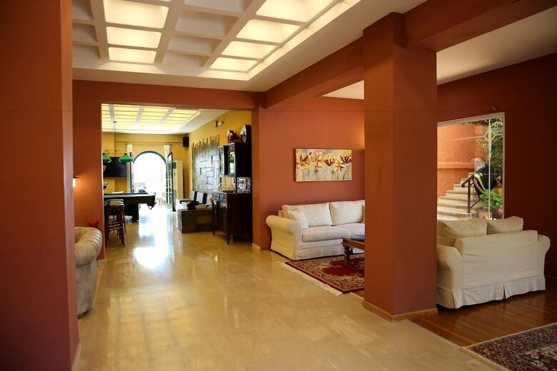 Sunrise Inn Hotel
