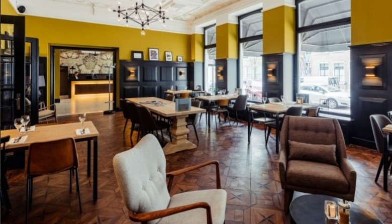 Post-plaza Hotel & Grand Caf�