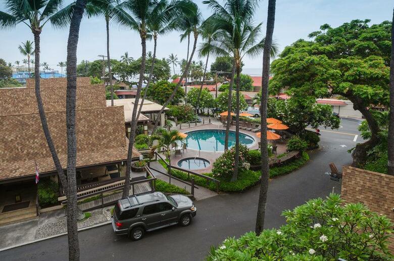 Uncle Billy's Kona Bay Hotel